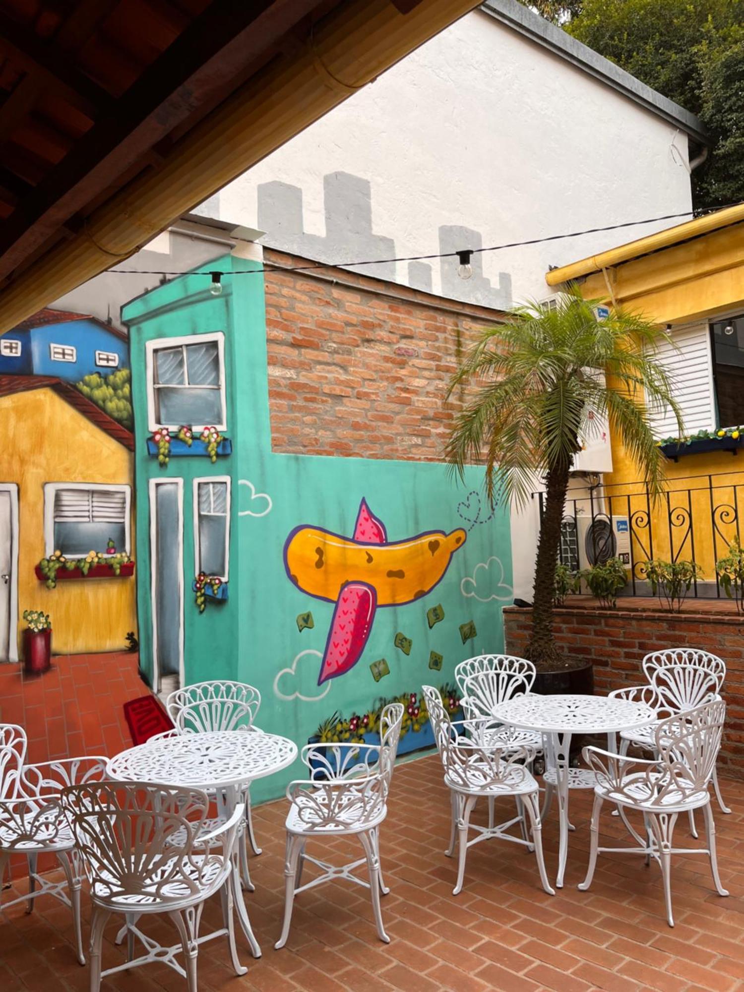 Pousada Bat N Breakfast No Beco Do Batman Sao Paulo Exterior photo